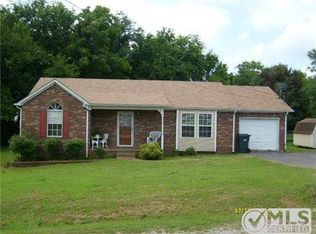 100 Dawn Dr, Columbia, TN 38401