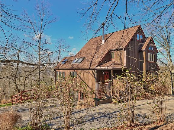 4th image of 6 Vineyard Ln