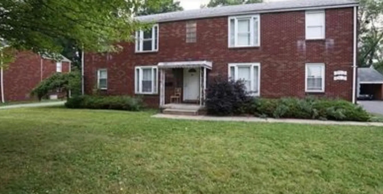 2 bed, $1,000 — Photo 1