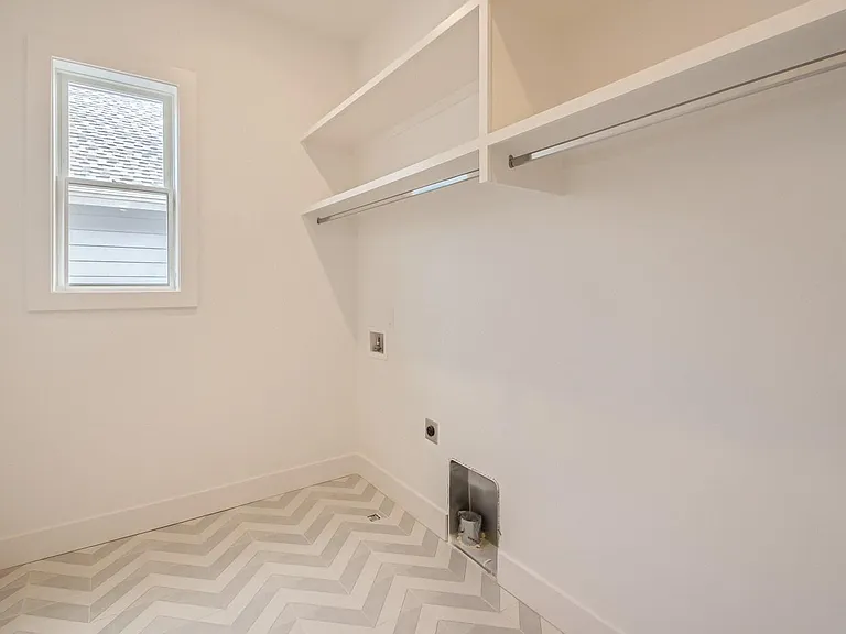 265 Riverside Dr #B — Photo 14