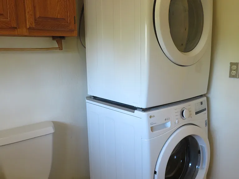 886 Stonehaven Dr — Photo 24