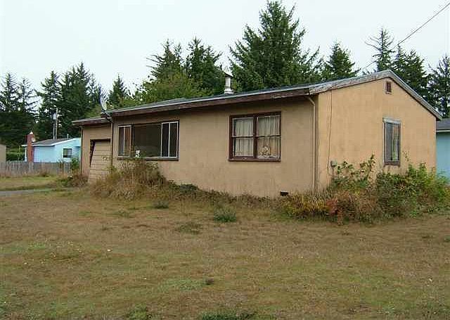 2nd image of 818 Kern St