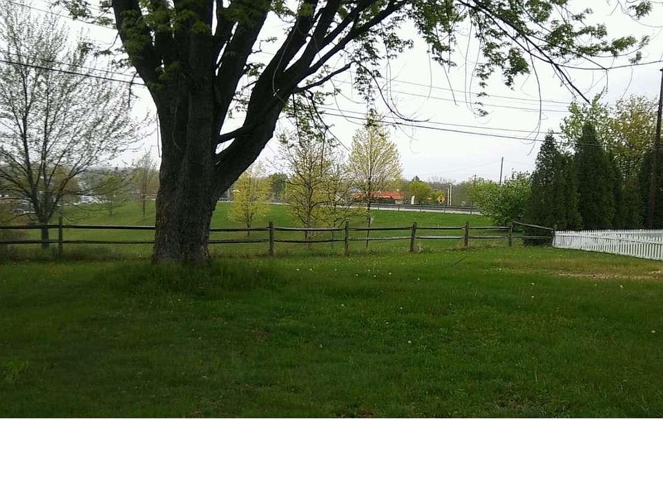 2nd image of 249 W Beech St