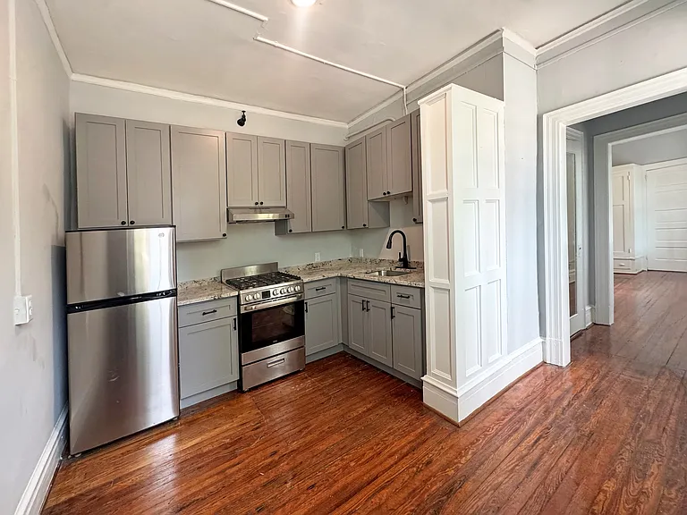 Carolina Apartments — Photo 7