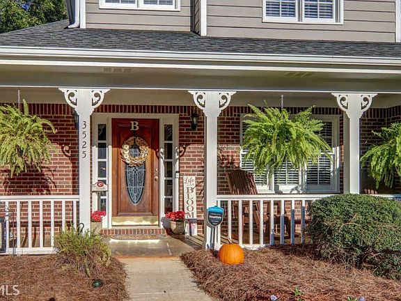 2nd image of 3525 Tiffany Dr SE