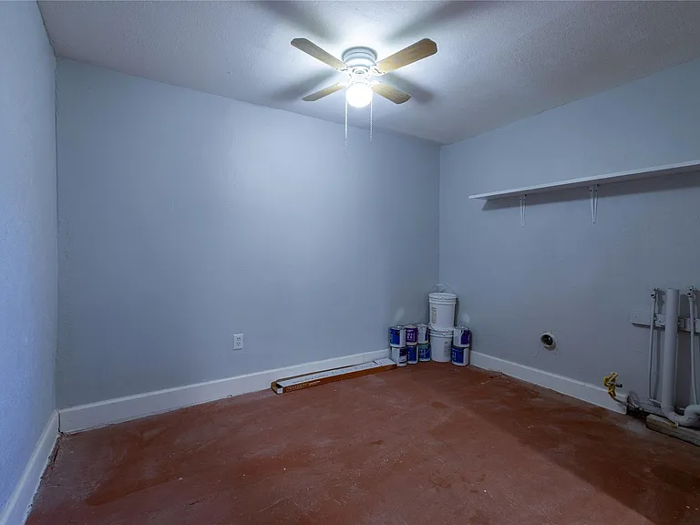 2304 Thrasher Ln #A — Photo 11