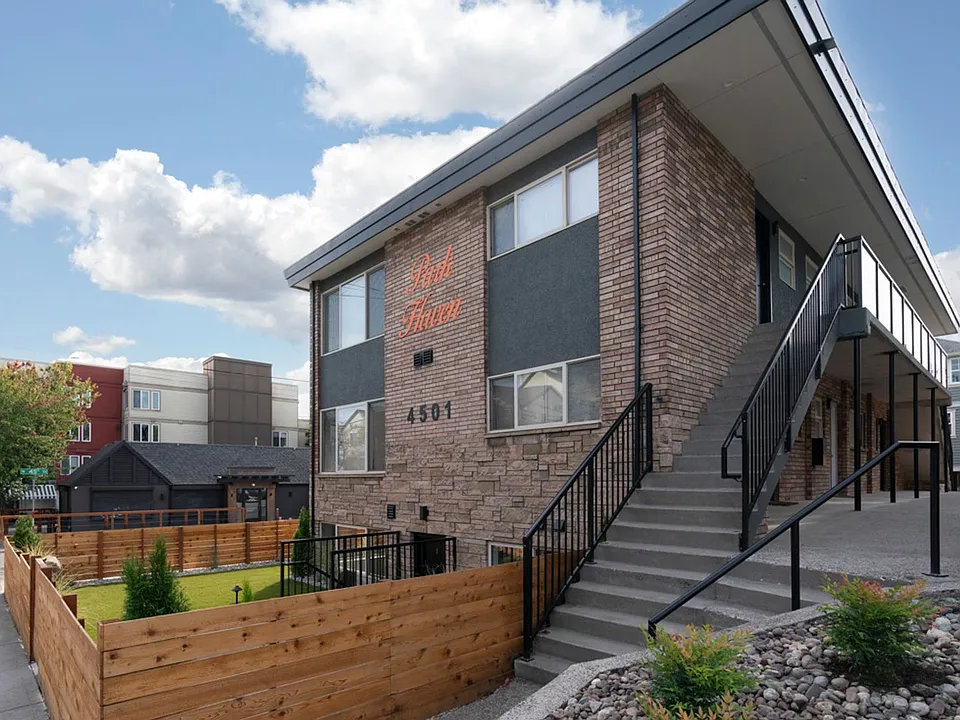Brand New Remodel Spacious 3BR/2BA Residence High Ceilings with A/C in Heart of Fremont