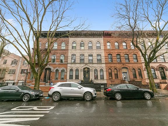 2nd image of 858 Hancock St #3T