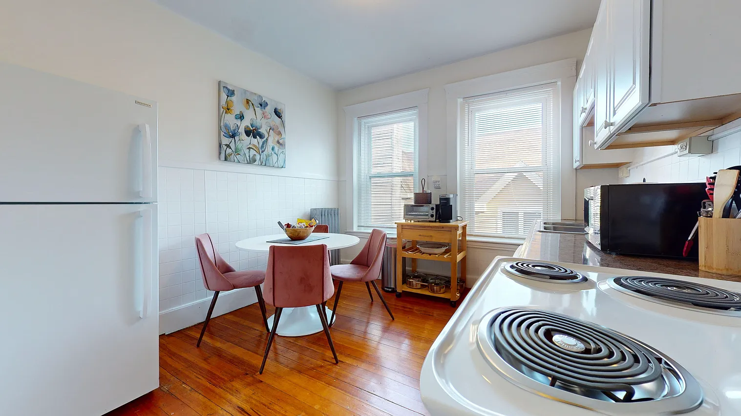 1 bed, 900 sqft, $4,725 — Photo 4