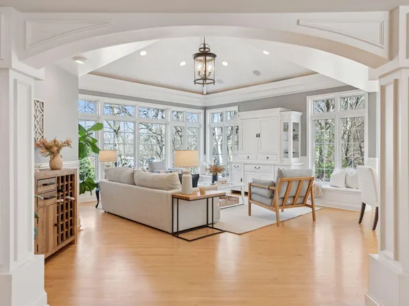 6633 Gleason Rd, Edina, MN 55439