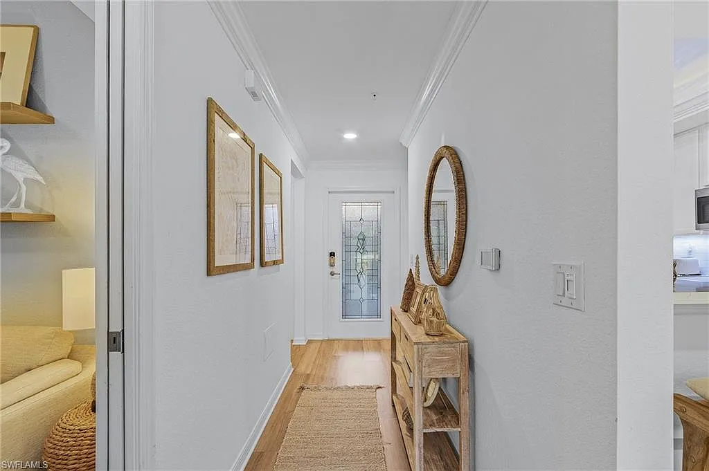 2 bed, 2.0 bath, 1352 sqft, $7,500 — Photo 4