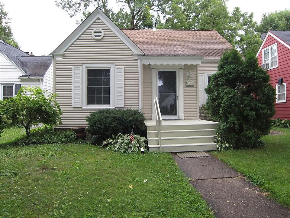 1st image of 2029 E Ave NE