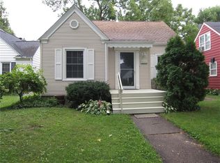 2029 E Ave NE, Cedar Rapids, IA 52402