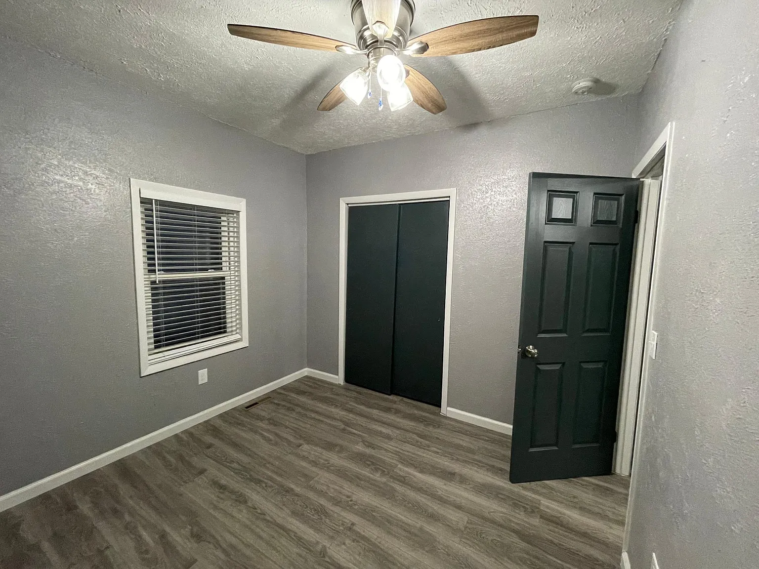 4 bed, 1272 sqft, $2,700 — Photo 4