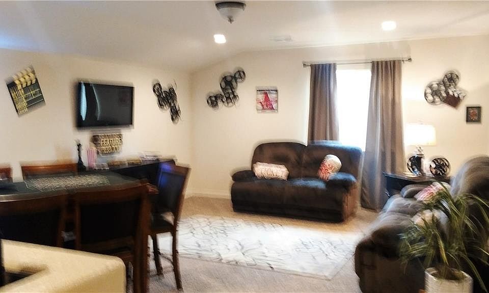 2nd image of 1495 Victoria Marie Dr