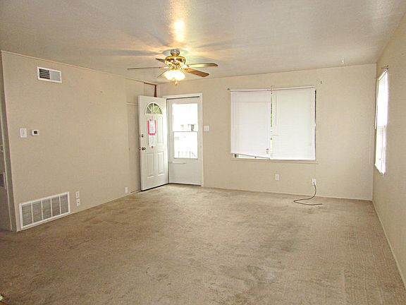 3rd image of 222 Peach Ave
