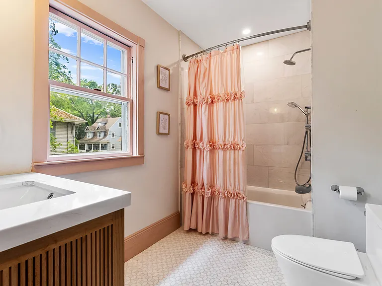12 Windermere Ave — Photo 9