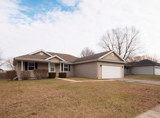 896 Meadowbrook Rd, Elwood, IL 60421