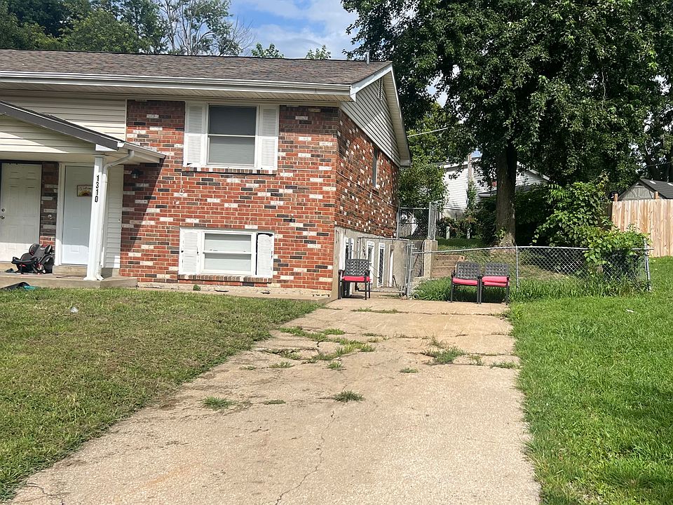 2nd image of 1310 Carol Dr