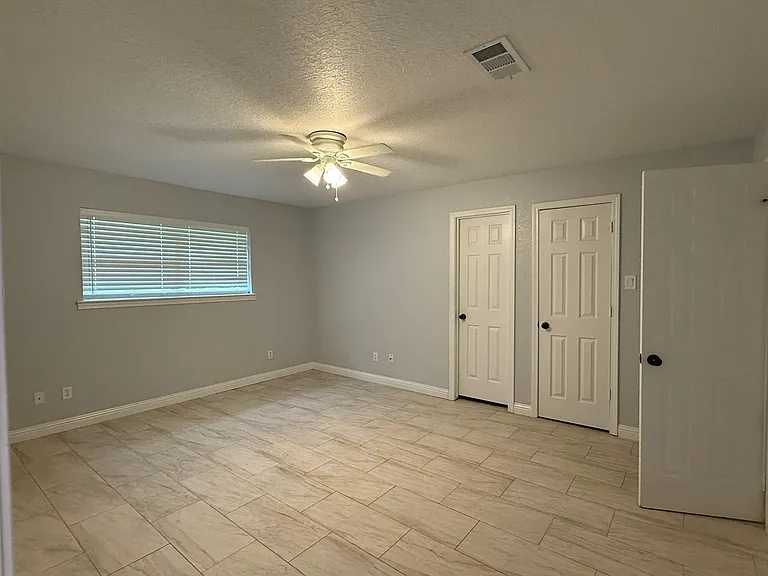 5525 Main St — Photo 15
