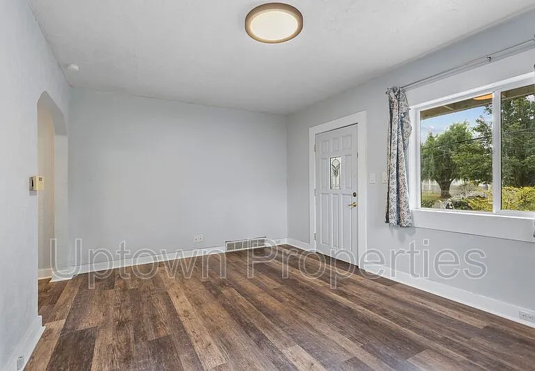 927 N Watts St #UNITA — Photo 6
