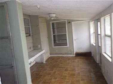1st image of 1011 Hackberry St
