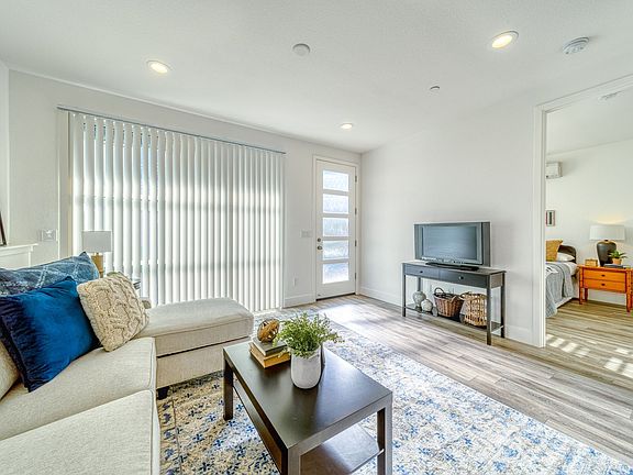 4th image of 2175 Kenrick Ln #D40-1