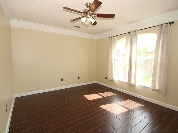 5th image of 16943 Corner Hill Ct