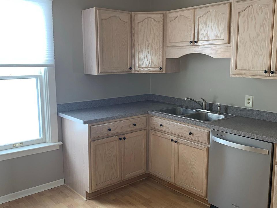 1st image of 20615 Holyoke Ave