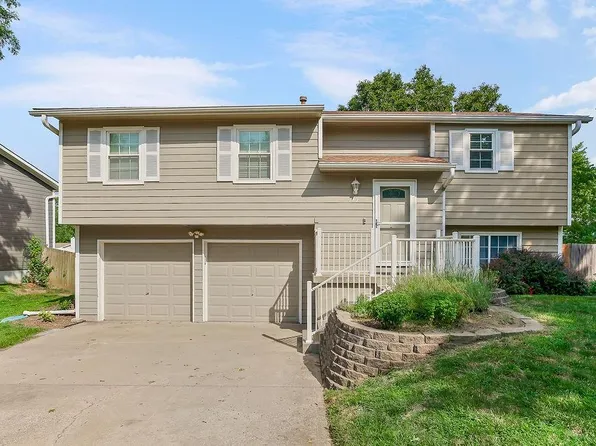 740 E Valerie Ln, Gardner, KS 66030