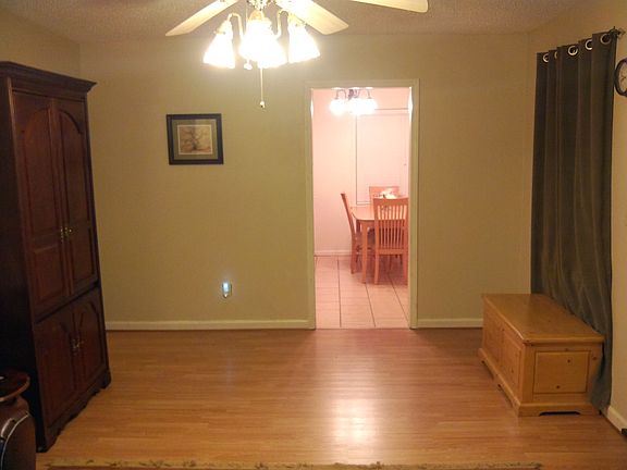 Living room / Kitchen