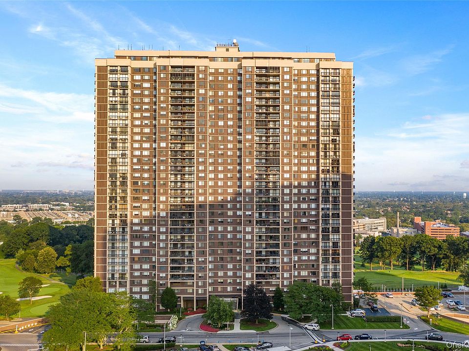 1st image of 27110 Grand Central Parkway #17L