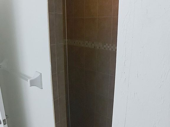 5th image of 1747 Latarche Ave