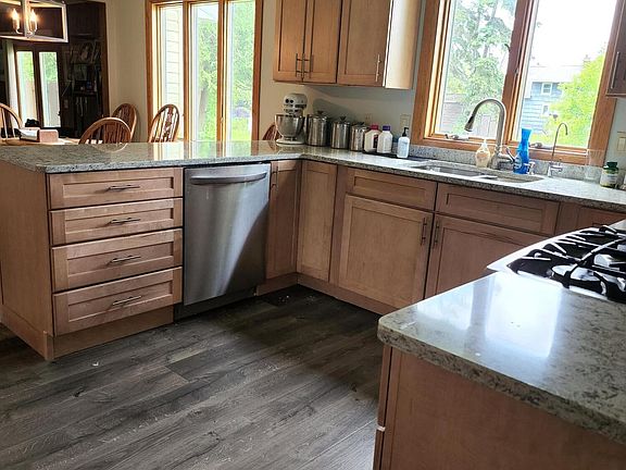 3rd image of 312 W 4th Ave