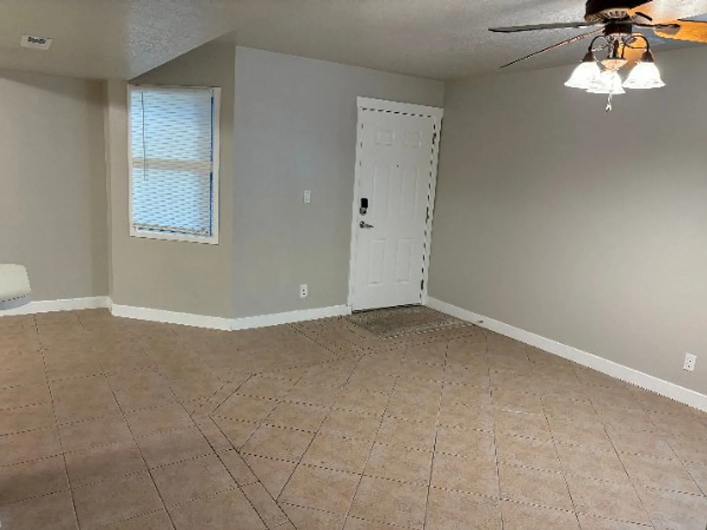 Beautiful Ground Floor Condo Near UVU & I-15 | 3 Bed / 2 Bath — Photo 2