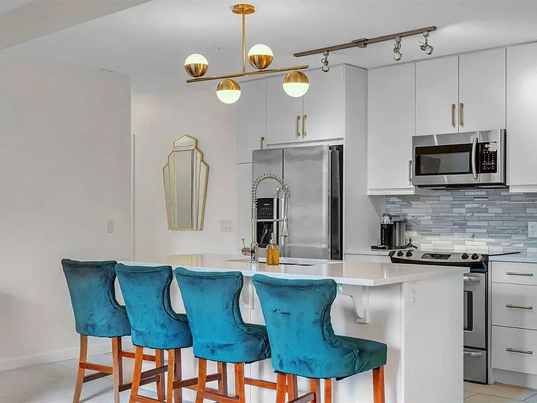 1320 1st St SE #206 — Photo 9