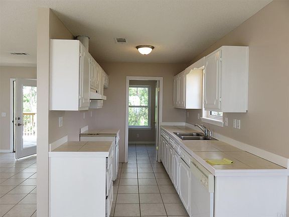 4th image of 1535 Fuller Dr