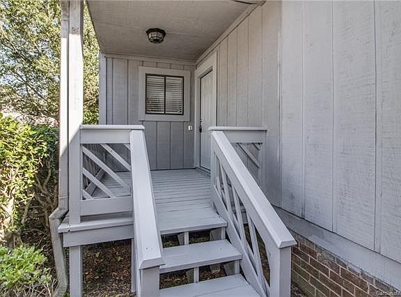 4th image of 100 Willow Run Dr APT 1