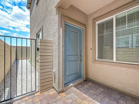 5th image of 561 Preston Crst