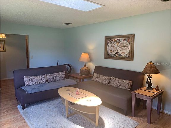 4th image of 1420 Leslie Dr