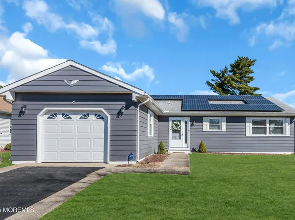 8 Shannon Court, Toms River, NJ 08757