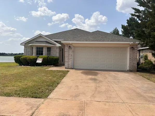 8629 Lake Springs Trl, Hurst, TX 76053