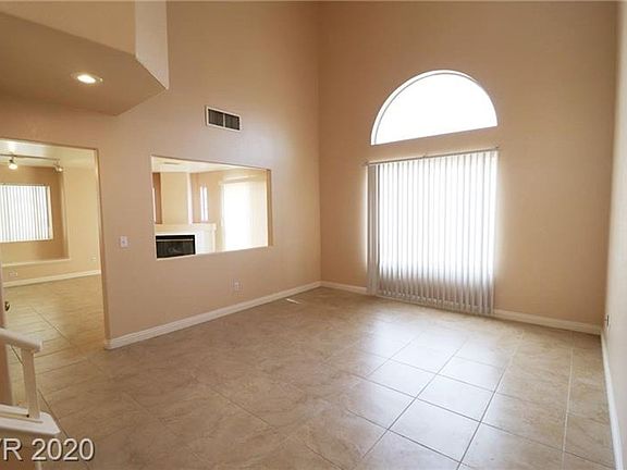 3rd image of 1728 Cedar Bluffs Way
