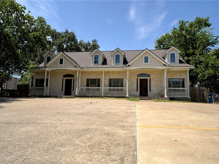 402 Nimitz St #A — Photo 1