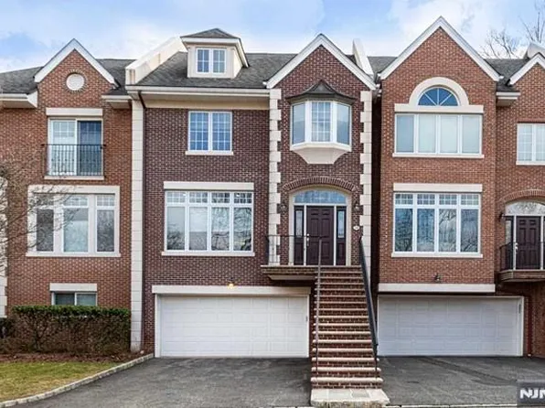 34 Candlewood Dr, Old Tappan, NJ 07675