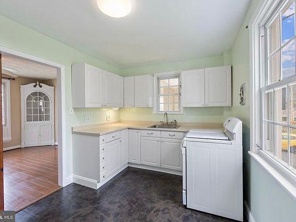 4th image of 8338 Philadelphia Rd