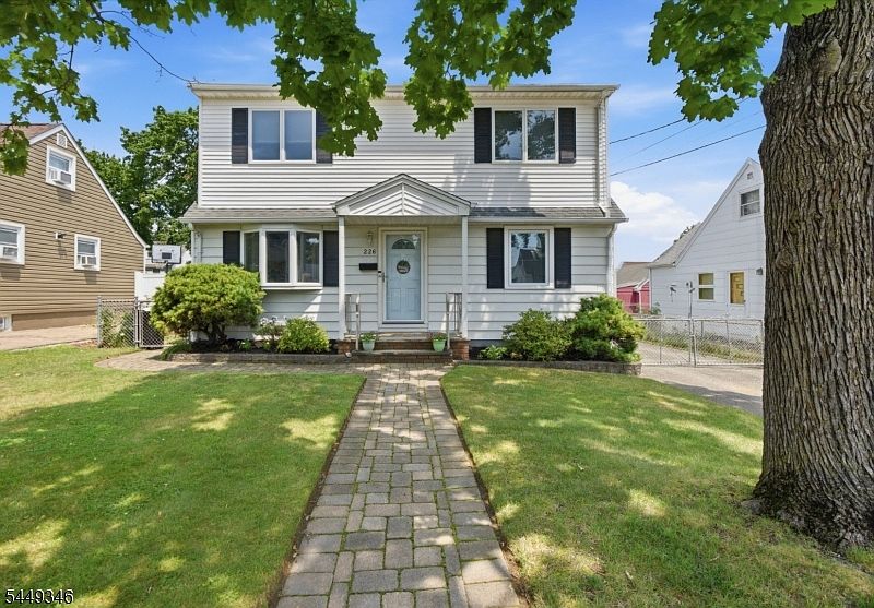 1st image of 226 Edison St