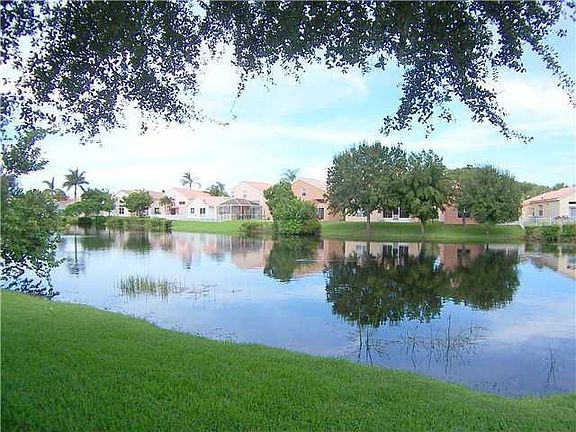 2nd image of 8113 Stirrup Cay Ct