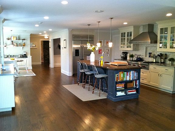 3rd image of 6 Hoyt Rd