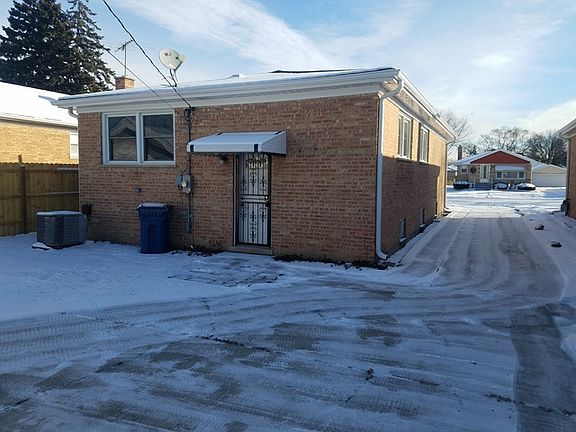 3rd image of 14552 Sherman Ave